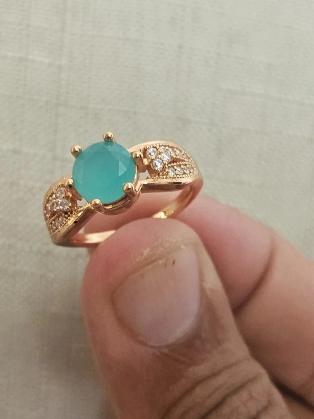 Women Ring Fashion Jewelry Faux Stone Gold Tone Fashion Ring Size 8-9 adjustable - Picture 10 of 12
